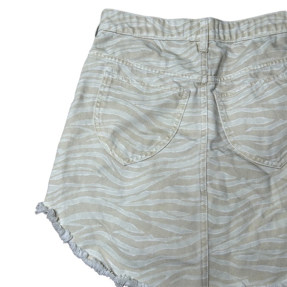 Free People We The Free Women’s Bailey Zebra Printed Cotton Mini Denim Skirt 26 - Picture 9 of 16